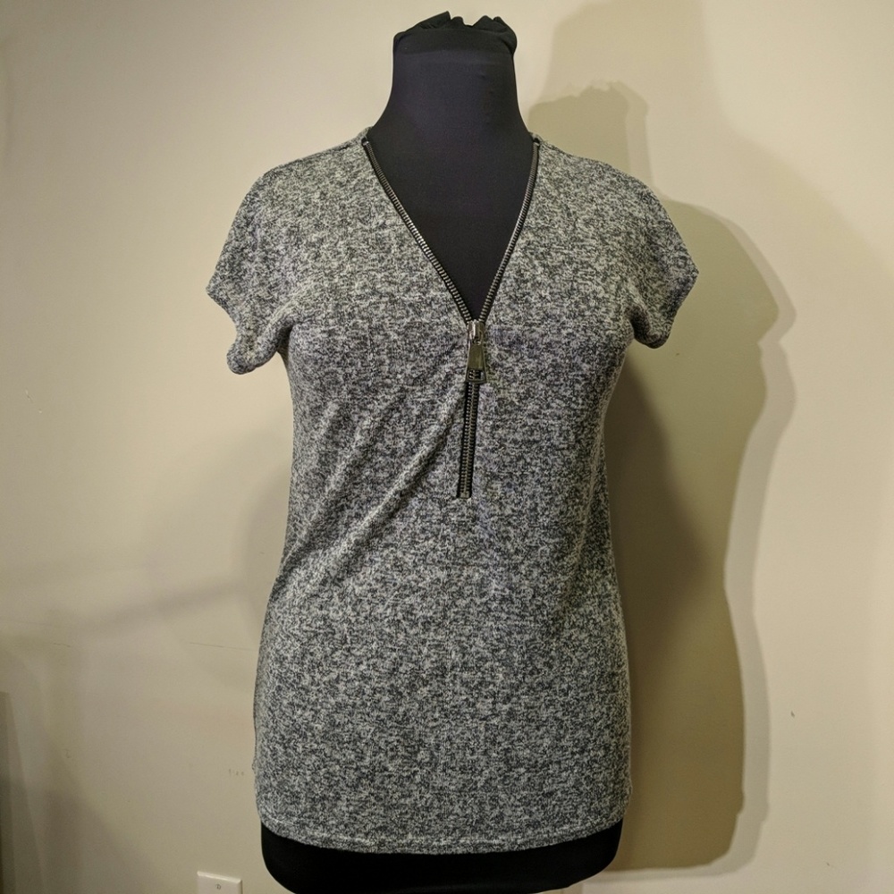 Nwot Gray zip up top